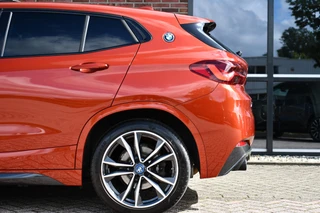 BMW X2 xDrive25e M-Sport  | Pano | HUD | Sunset orange | 19 inch | Camera / 52