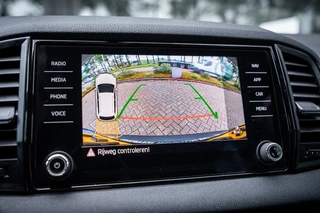 Skoda Karoq 1.5 TSI ACT Sportline Business | Autom. | Navi | PDC | Cruise | LED / 16