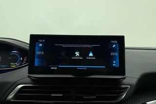Peugeot 3008 1.2 Hybrid 136 Allure | DEMO | Elektr. achterklep | Navigatie | Achteruitrijcamera | Climate Control | Half lederen bekleding | Keyless Entry / 24