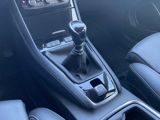 Opel Grandland X 1.2 Turbo Business Executive 130 pk  | 1e eigenaar | dealer onderh. | leder interieur | navigatie | camera | carplay / 28
