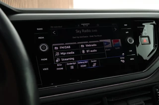 Volkswagen Polo 1.0 TSI 95pk 2x R-Line Climate Control ACC Camera Stoelverwarming Keyless Navigatie / 29