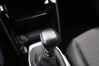Peugeot 2008 1.2 PureTech Allure|Cruise control|Apple carplay/Android auto|Navi| / 15