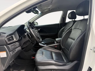 Kia e-Niro ExecutiveLine 64 kWh | Cruise Control | Climate Control | Camera | Navigatie | Stoelverwarming | Stoelventilatie | Stuurverwarming | / 13