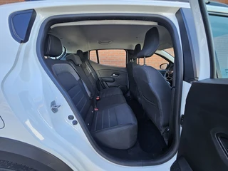 Dacia Sandero Stepway 1.0 TCe Comfort | 1e Eigenaar | Navigatie | Parkeersensoren | Cruise Control | Airco | Stuurbediening | Bluetooth / 27