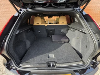 Volvo XC40 1.5 T4 Recharche Inscription | SOH 99%! | Panoramadak | Harman/Kardon | Leder | Camera | Navigatie | Cruise Control / 10