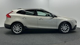 Volvo V40 Cross Country 1.5 T3 Polar+ Luxury LEER PANO NAVI TREKHAAK ECC CRUISE LM. / 10