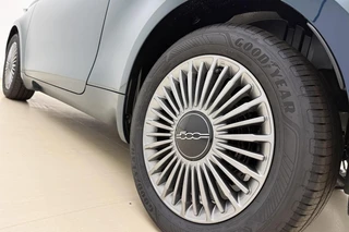 Fiat 500 1.0 Hybrid Icon | DEMO | Cruise control | Parkeersensoren | Hybride | Climate control / 19