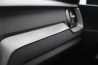 Volvo XC60 T6 Recharge AWD Plus Bright | Stoelverwarming | Trekhaak | 360° Camera |  Long range  | Pilot Assist |  BLIS  | Keyless / 44
