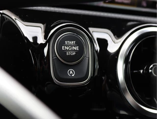 Mercedes-Benz A-Klasse 220 Launch Edition  | Widescreen | Camera | Org. NL / 36