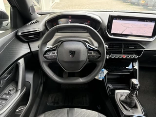 Peugeot 2008 1.2T 100pk Allure | Achteruitrijcamera | Navigatie | Facelift model | Privacy Glass | Lichtmetalen velgen / 9