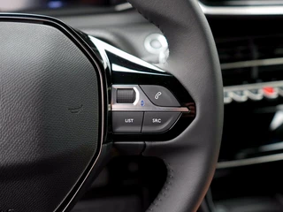 Peugeot e-2008 EV Allure 54 kWh - Private lease 549 pm / 23