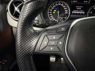Mercedes-Benz B-Class 180 Ambition Nederlandse auto/ Trekhaak/ Parkeersensoren voor en achter/ Set winterbanden / 17