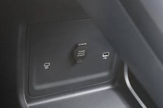 Geely Starray EM-i 1.5 Max+ Long Range [136km] Pano/Leder/Keyless/360/Headup/ACC/19" / 32