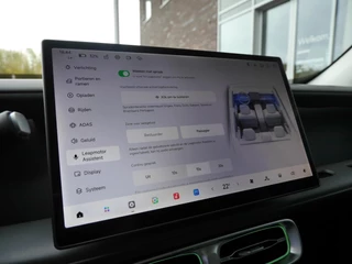 Leapmotor B10 Design ProMax 67.1 kWh | Navigatie | Rondom camera | 18inch Velgen | 750 KG trekgewicht | Elektrisch bedienbare achterklep | Panoramdak | Uit voorraad leverbaar / 22