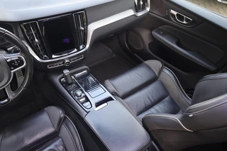Volvo V60 T6 Recharge AWD R-Design / 18
