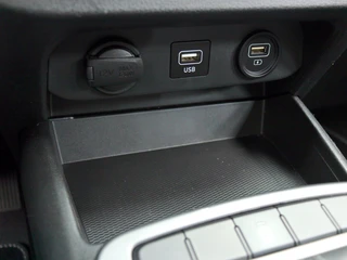 Hyundai i10 1.2 automaat | 15" LMV | Airco | Parkeersensoren / 31