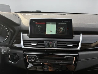 BMW 2-serie Active Tourer 225xe iPerformance High Executive LEER - CAMERA - HUD / 21