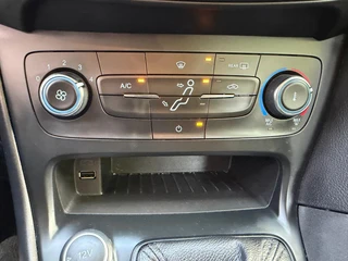 Ford Focus Wagon 1.0 Trend / 25