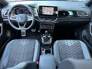 Volkswagen T-Roc 1.5 TSI 150pk DSG R-Line Camera | Keyless | Elek. Achterklep | Dode hoek | Rijklaar incl. 1 jaar Bovag garantie / 10