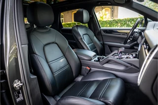 Porsche Cayenne 3.0 22" Bose Standverwarming Panorama Trekhaak / 13