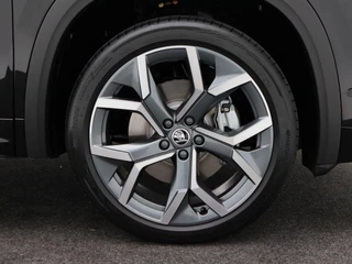 Škoda Kodiaq 1.5 TSi 204 Pk PHEV Sportline Business | Stoelverwarming | Trekhaak | 360 Camera | Panoramadak | Canton Audio | 20 Inch | 13.908 Km !! / 13