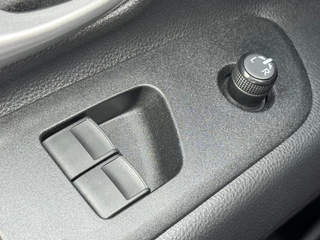 Toyota Aygo X PREMIUM CABRIO KEYLESS PARK-SENSOREN STOELVERWARMING APPLE/ANDROID LM-VELGEN 18" / 16