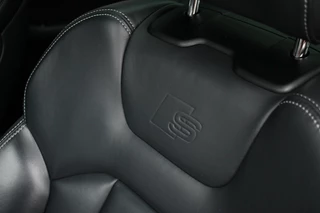 Audi Q7 55 TFSI e quattro S-Line  Rijklaar! Pano 22inch Contourzetels Luchtv / 19