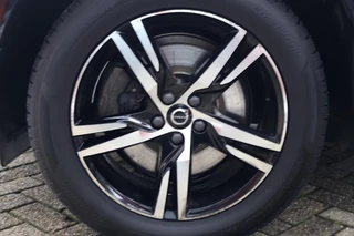 Volvo XC60 T6 Recharge AWD R-Design | Stoelverwarming | Parkeercamera | Panoramadak | Memorystoel | Keyless / 13