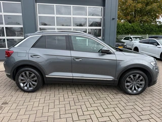 Volkswagen T-Roc 1.5 TSI Sport Business R-Line / Pano / ACC / Led / IQ Drive / Camera / Trekhaak . / 9