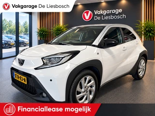 Toyota Aygo X 1.0 VVT-i MT first / apple /stoelverw /cruisec /camera/pdc/clima/boeken