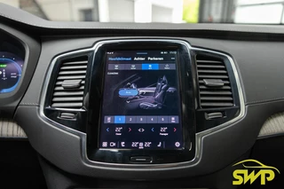Volvo XC90 2.0 T8 Recharge AWD Ultimate Dark | Pano | Trekhaak zwenkbaar | Massage | Stoelventilatie | Harman Kardon | HUD | 4-zone | BLIS | ACC | Full option / 8