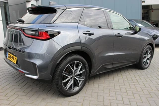 Lexus LBX 1.5 Emotion 2WD / 5