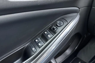 Opel Grandland X 1.6 Turbo Hybrid Business Elegance 225 PK Automaat | Trekhaak | Camera | Keyless | Elektrische achterklep | Climate control | Stoelverwarming | Dakrails / 20