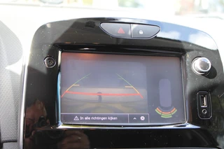 Renault Clio 0.9 TCE LIMITED Parkeer sensoren / Cruise control / Trekhaak / 29