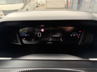 Peugeot 2008 100pk Allure Pack (360gr Camera - Keyless Entry - Adaptieve Cruise Controle - LED - Parkeersensoren V+A - Automatische Airco - 3D Cockpit - Navigatie - 17"incl 4S) / 18
