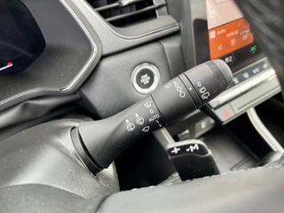 Renault Captur 1.3 TCe 160 EDC Techno  | Automaat | Navigatie | Groot Scherm | Camera + Sensoren | Adaptieve Cruise | Climate Control | Apple CarPlay/Android Auto / 40