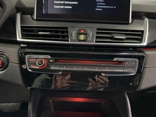 BMW 2-serie Active Tourer 218i High Executive/ NL auto/ Afneembare trekhaak/ Achteruitrijcamera / 29
