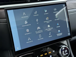 Jaguar F-PACE 2.0 P400e PHEV HSE VAN: 40.900,- VOOR: 38.877,- UW VOORDEEL: 2.023,- RIJKLAARPRIJS INCL 12 MND BOVAG GARANTIE| PANORAMA DAK | EL.STOELEN MET GEHEUGEN | HEAD UP | STOEL + STUUR VERWARMING | LEDER| 360 CAMERA / 40