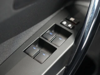 Toyota Auris 1.8 Hybrid Aspiration / 29