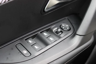 Peugeot 2008 1.2 Hybrid 145 Allure 2+6 jaar Garantie / NIEUW / 22