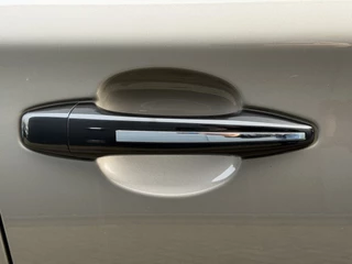 Citroën C4 130pk Feel Collection (Trekhaak - Keyless Entry - Parkeersensoren V+A - 17" - Automatische Airco - Navigatie - Apple Carplay) / 29