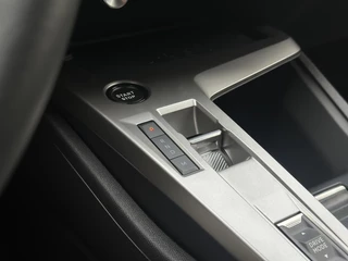 Peugeot 308 1.2 Hybrid 145 e-DCS6 Allure | Adaptive Cruise Control | Stoelverwarming | Climate Control | Parkeercamera/-sensoren | Navigatie | Apple Carplay/Android Auto | Full LED | Draadloze telefoonlader | / 22