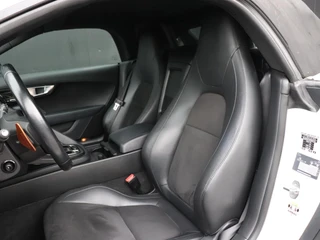Jaguar F-TYPE 3.0 V6 Convertible / 16