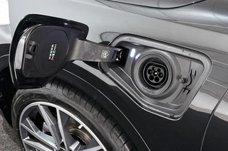 BMW X2 xDrive25e High Executive M Sport Panoramadak Keyless Rood Leder / 32