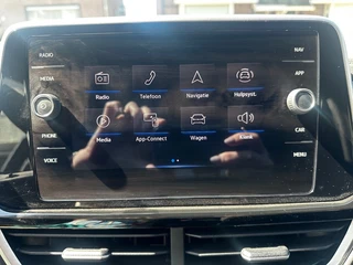 Volkswagen T-Roc 2.0 TSI 4M. R-L BNS AUTOMAAT / 9