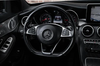 Mercedes-Benz C-klasse 180 AMG Night Edition | Panoramadak | Burmester | Memory | 360 Camera | Leder | LED | Sfeerverlichting | Stoelverwarming | 19" / 17
