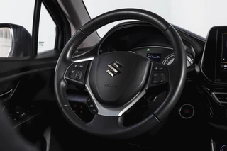 Suzuki S-Cross 1.5 Hybrid Style Orig. NL  | S/K-Panodak | Adapt. Cruise | Stoelverw. | 360 Camera | PDC | NAV+App. Connect | Afn. Trekhaak | ECC | LM 17" | / 11