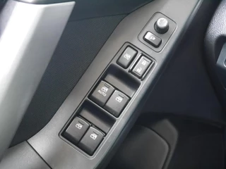 Subaru Forester 2.0 Luxury / 18