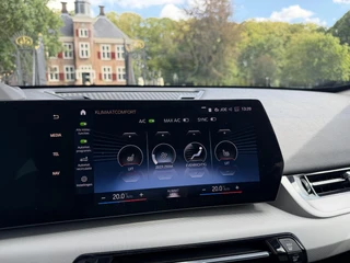 BMW iX1 xDrive30 Launch Edition 67 kWh | HUD | 360 | Keyless | BTW | LED | / 20