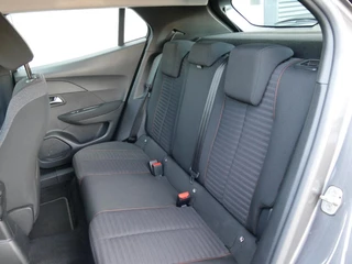 Peugeot 2008 1.2 PureTech Active Pack | 100PK | Trekhaak | Cruise Control | Parkeersensoren Achter | Airco | Navigatie | Climate Control | / 25